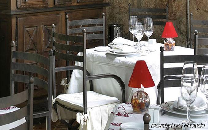 Hotel Rural Castillo De Somaen Restaurant photo